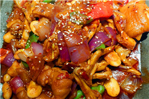  四川麻辣干鍋底料技術做法哪里好？干鍋料油制作