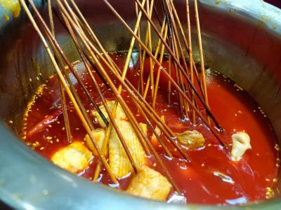 冷鍋串串香培訓多少錢？飄味緣餐飲技術培訓學校詳解