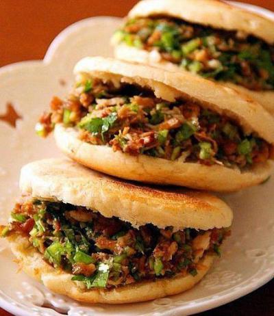 肉夾饃技術(shù)培訓(xùn)班哪家好？飄味緣餐飲技術(shù)培訓(xùn)學(xué)校深度解析