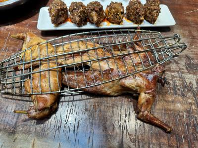 手撕烤兔技術培訓內容有哪些？飄味緣餐飲培訓學校比較專業(yè)